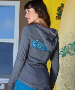 Tribal Honu Waves - Gray Heather Long Sleeve Harmony Hooded T