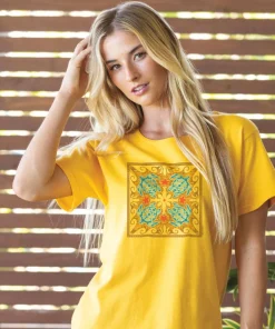 Tropical Reef Honu Quilt - Pineapple Dyed Short Sleeve Scoop Neck T-Shirt